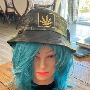 Women’s Leaf bucket hat 👒